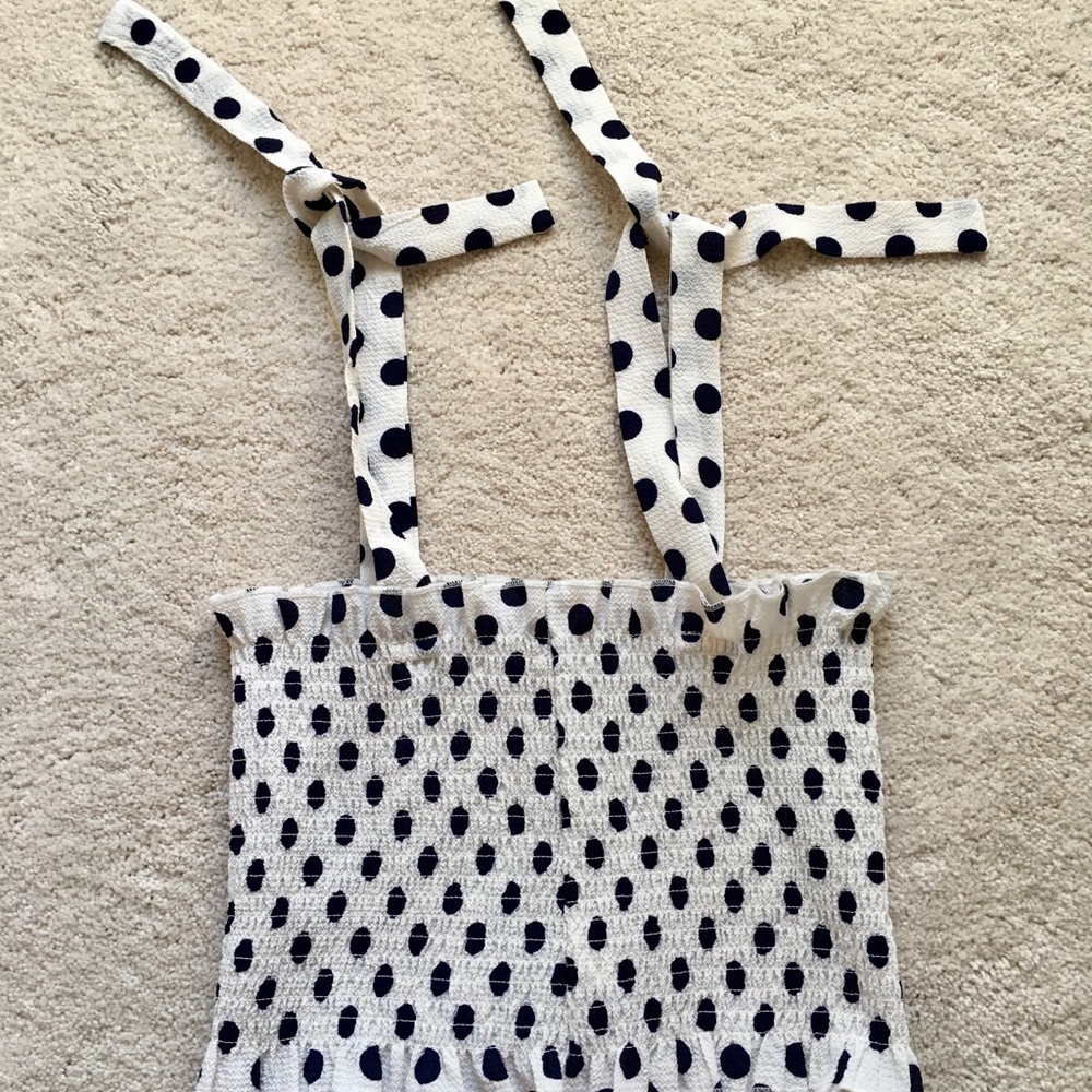 💙ADORABLE NAVY & WHITE POLKA DOT SMOCK CROP TOP💙 - Picture 4 of 6